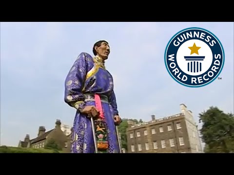 Youtube: Tallest Man In The World: Xi Shun - Guinness World Record