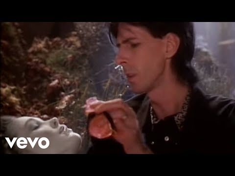 Youtube: Ric Ocasek - Emotion In Motion (Official Video)