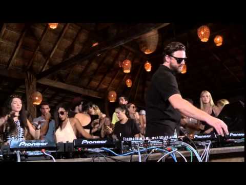 Youtube: SevenDoors - Movement of Whale - Solomun Boiler Room Set