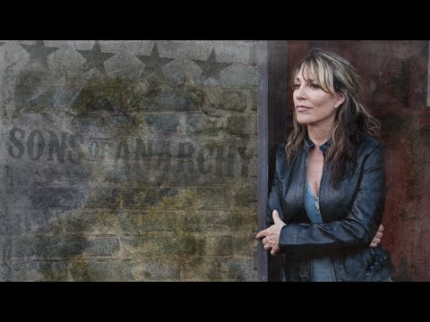 Youtube: Katey Sagal - Bird on a Wire (Sons Of Anarchy Theme) (SR)