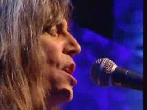 Youtube: Patti Smith - Because The Night