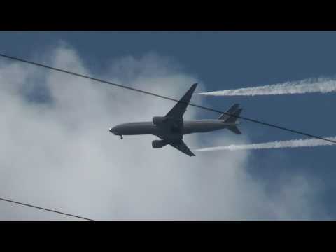 Youtube: Continental Airlines 777 with 275 passengers dumping fuel over New Jersey !