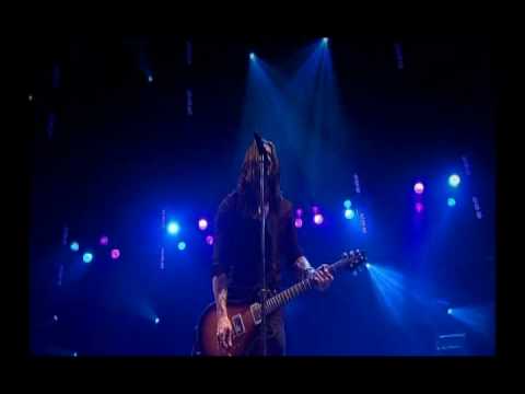 Youtube: 11. Alter Bridge - Blackbird LIVE