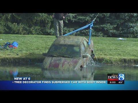 Youtube: Christmas tree decorator discovers submerged car with body inside