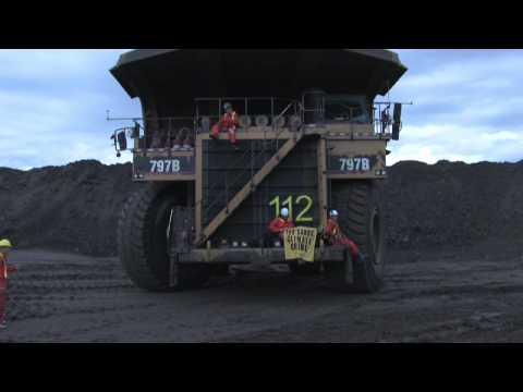 Youtube: Tar Sands Mine Action - Greenpeace