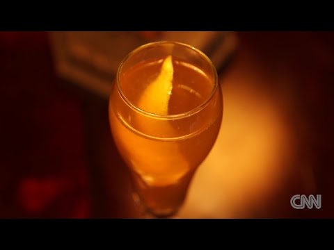 Youtube: The origin of the famous drink: The French 75