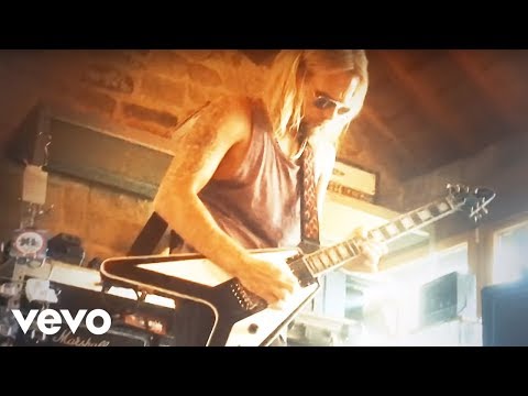 Youtube: Judas Priest - No Surrender (Official Video)