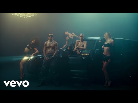 Youtube: Elodie, Sfera Ebbasta, Rvssian - Yakuza