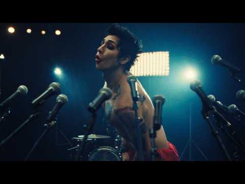 Youtube: PALAYE ROYALE - Showbiz (Official Music Video)