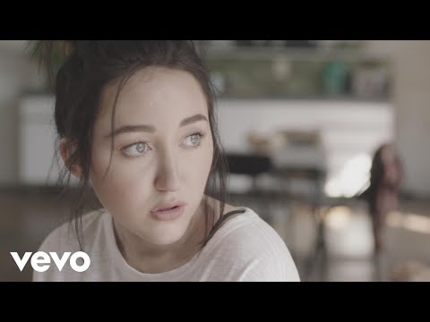 Youtube: Noah Cyrus, Labrinth - Make Me (Cry) (Official Music Video) ft. Labrinth