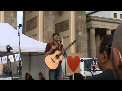 Youtube: Mahnwache Berlin 02.06.2014 - "Die Neuen Barden - Friedvolle Krieger"