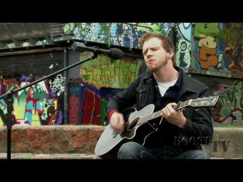 Youtube: Tobias Regner "Irgendwo da draußen" live und unplugged im Schanzenpark