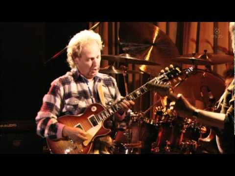 Youtube: LEE RITENOUR & MIKE STERN "Smoke 'n' Mirrors"