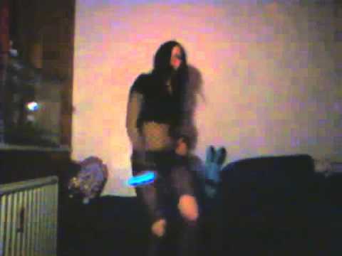 Youtube: Agonoize-Schaufensterpuppenarch (Industrial dance) legger