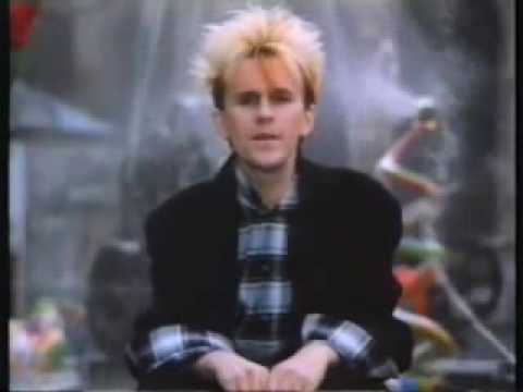 Youtube: Howard Jones - What Is Love