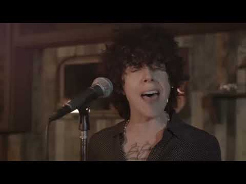Youtube: LP - Lost On You (Live)