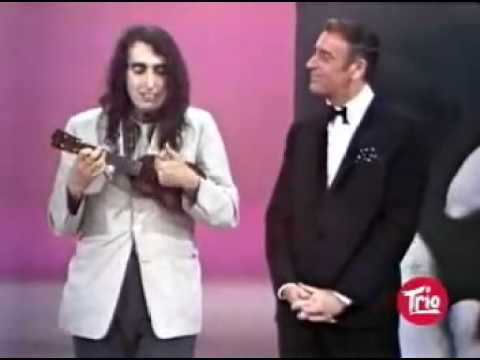 Youtube: Tiny Tim - Tip Toe Through The Tulips (Live).mp4
