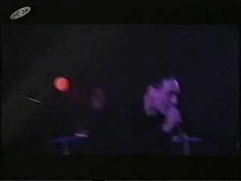 Youtube: DAF - Der Mussolini (live 2003)