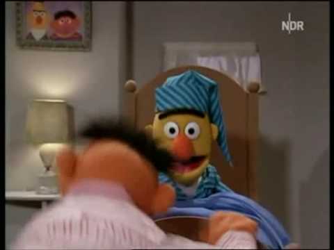 Youtube: Sesamstrasse - Ernie & Bert - "Wach auf!"