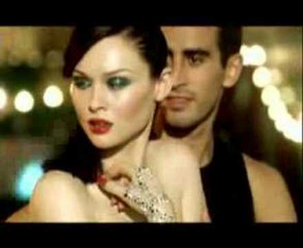 Youtube: Murder on the Dance Floor - Sophie Ellis Bextor