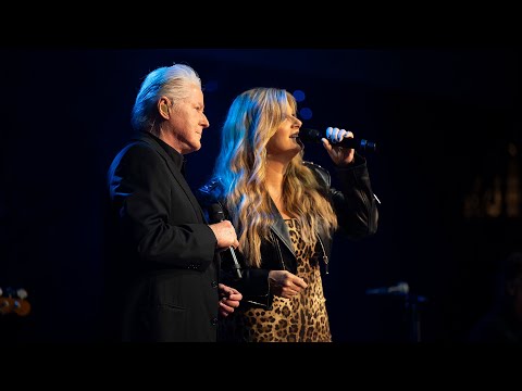 Youtube: Trisha Yearwood and Don Henley on Austin City Limits "Walkaway Joe"