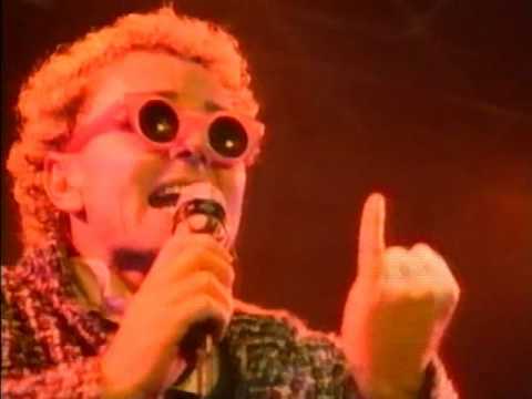Youtube: EAV - An der Copacabana - live - Pinguin Tour - 1988