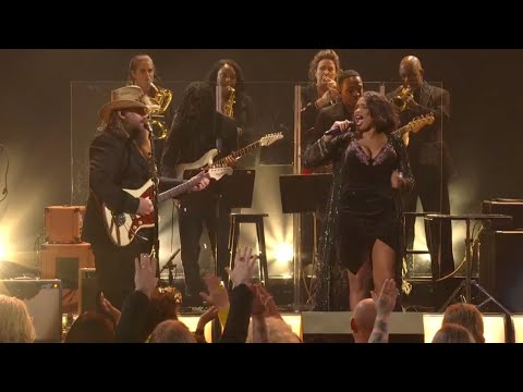 Youtube: Jennifer Hudson & Chris Stapleton - Night Life / You Are My Sunshine (CMA Awards 2021)