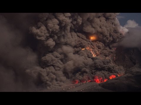 Youtube: Sinabung: pyroclastic flows with twister and volcanic lightning