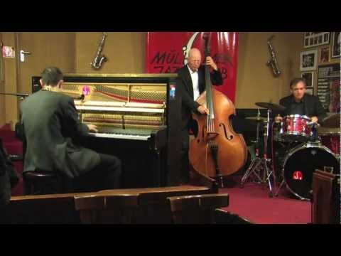Youtube: Michael Alf Trio plays "Boogie Woogie Stomp"