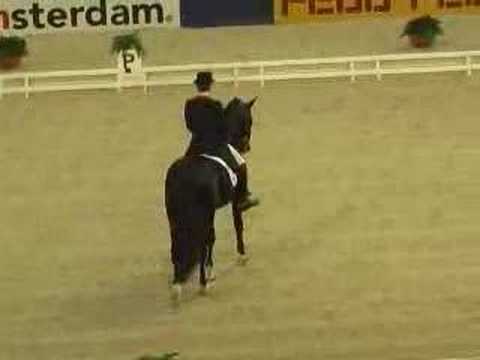 Youtube: Edward Gal Gribaldi Kur Jumping Amsterdam 2007