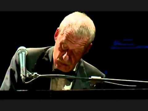 Youtube: Paolo Conte   Max Live Arena di Verona 2005 flv