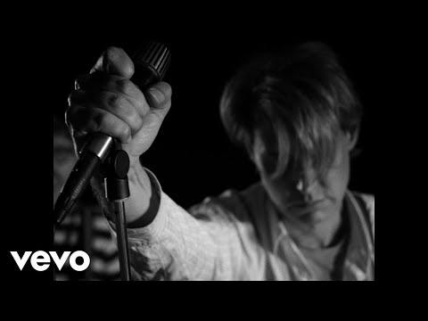 Youtube: Tocotronic - Jugend ohne Gott gegen Faschismus (Official Music Video)