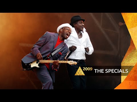 Youtube: The Specials - Ghost Town (Glastonbury 2009)