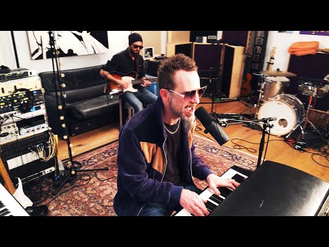 Youtube: The Next Movement - Love Confessions (Studio Take)