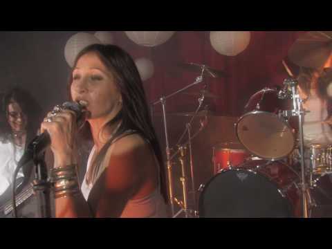 Youtube: Led Zeppelin When The Levee Breaks by Zepparella