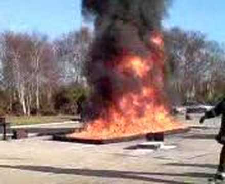 Youtube: Aviation fuel fire extinguishing, Fire training