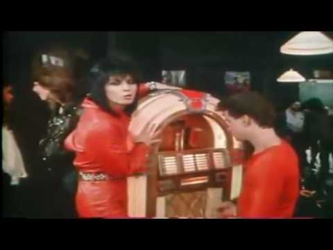 Youtube: I love Rock n roll - Joan jett The Blackhearts