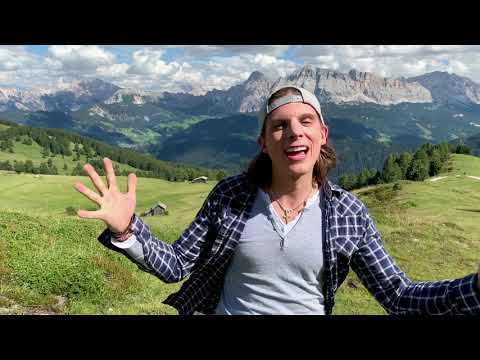 Youtube: Alex Pezzei - Wir stehen das durch