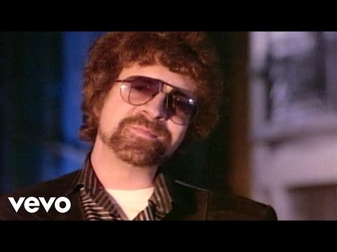 Youtube: Electric Light Orchestra - Calling America (Official Video)