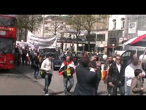 Youtube: Pro Assad Demo - 05.05. 2012 Hamburg / Gegen Krieg und für die Einheit Syriens - www.usbat.org