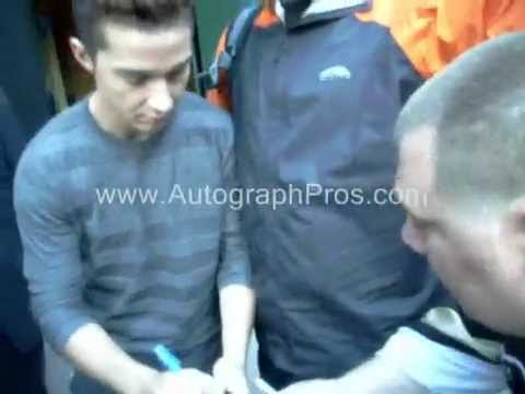 Youtube: Shia LaBeouf Signing Autographs in New York City NY for Autograph Pros Charity Works