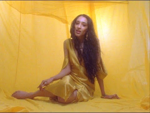Youtube: Raveena - Honey