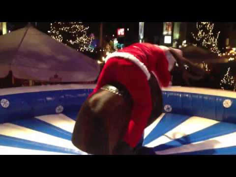 Youtube: Besoffener Weihnachtsmann reitet auf Rentier nach Hause