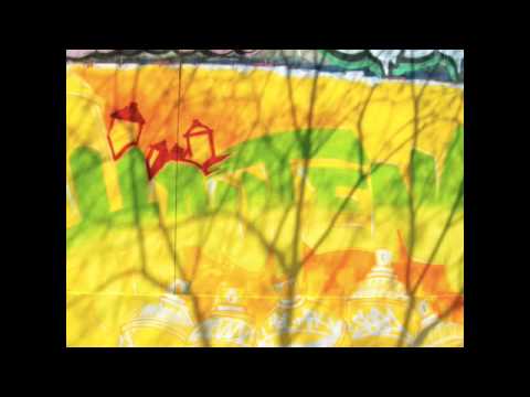 Youtube: graffitis rue des pyrénées/paris 2010