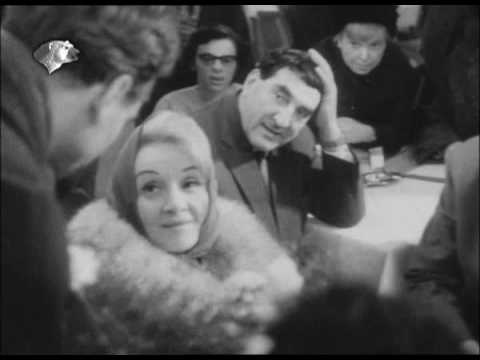 Youtube: Marlene Dietrich arrives in Berlin-Schonefeld,1964.01.2x