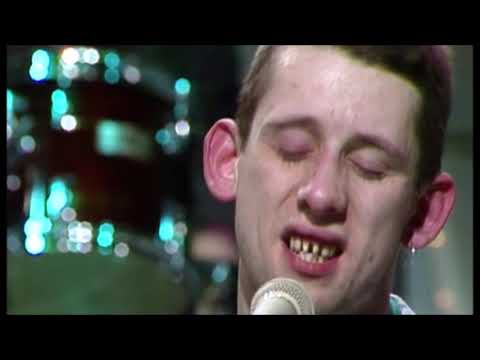 Youtube: The Irish Rover - The Dubliners & The Pogues