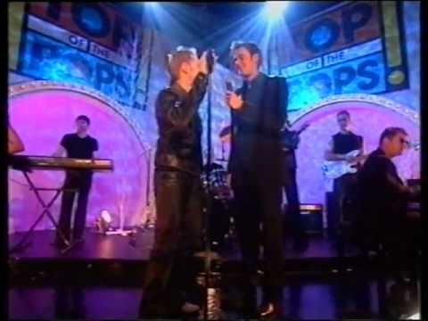 Youtube: Ronan Keating - Life is a Rollercoaster (HQ) TOTP Xmas 2000 [Original broadcast]