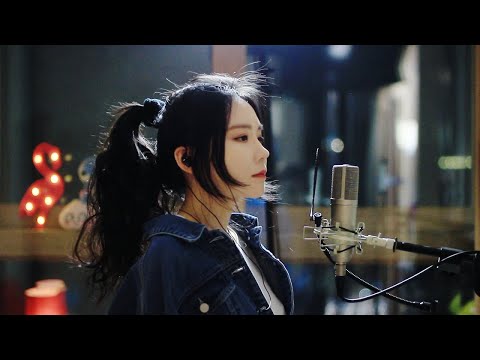Youtube: Blinding Lights + Take On Me ( cover by J.Fla )