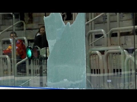 Youtube: Crash! Boom! Bang! Krasser Glasbruch beim Eishockey!