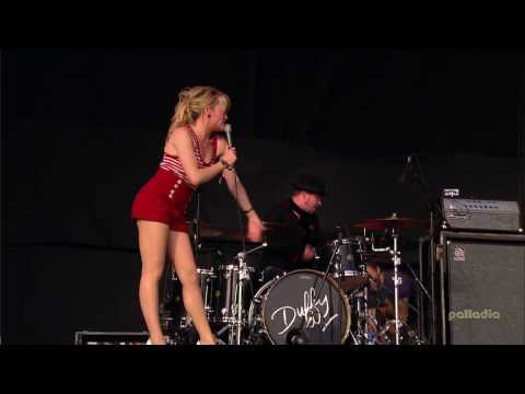Youtube: Duffy - Mercy - Live at Glastonbury 26 06 2009 Palladia 1080i